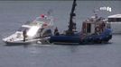El hundimiento de un yate en la bahía de La Concha provoca una fuga de gasóleo