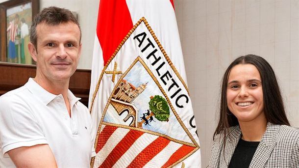 Naia Landaluze con el presidente del Athletic Jon Uriarte