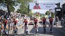 Los ciclistas rinden homenaje a Gino Mäder completando 20 kilómetros&#8230;