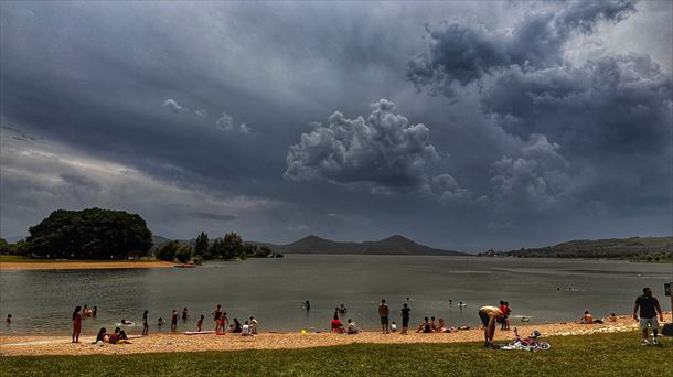 Llegada de una tormenta en Landa, Vitoria-Gasteiz, en una imagen de archivo