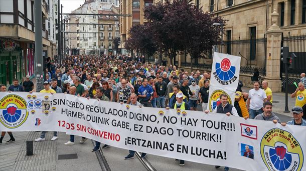 Manifestación de Ertzainas frente al Parlamento Vasco, la pasada semana. Foto de archivo: EFE