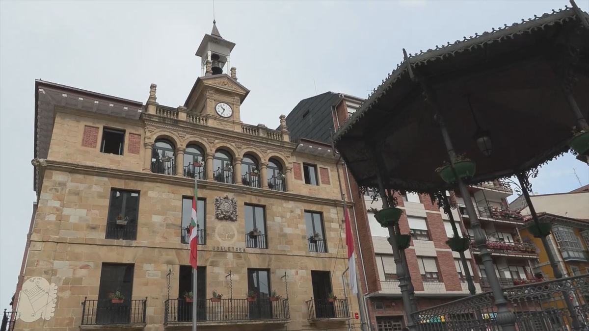 Ayuntamiento de Bermeo. Foto tomada de un vídeo de EITB