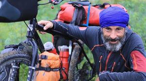 Asier Arroita, viajero por el mundo en bicicleta