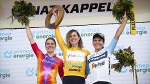 Marlen Reusser gana la Vuelta a Suiza y Fisher-Black la última etapa