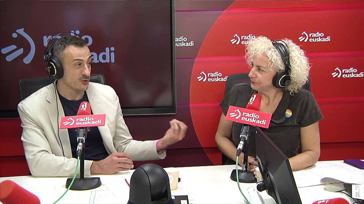 Legebiltzarkideen eztabaida, larunbat honetan, Radio Euskadiko estudioetan. Argazkia: EITB Media