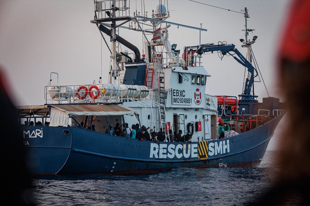 El barco de rescata Aita Mari en una foto divulgada por Salvamento Marítimo Humanitario (SMH).
