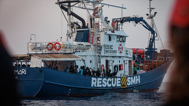 El barco de rescata Aita Mari en una foto divulgada por Salvamento Marítimo Humanitario (SMH).