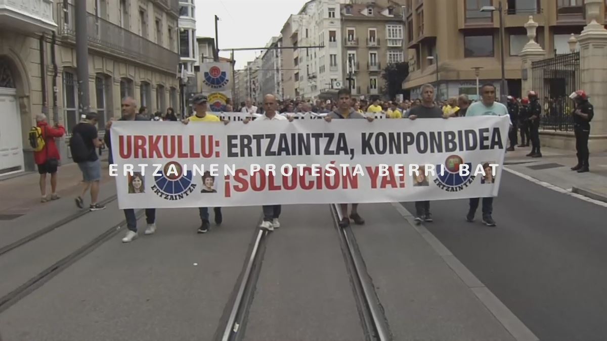 Ertzainen manifestazioa. EITB Mediaren bideo batetik ateratako irudia