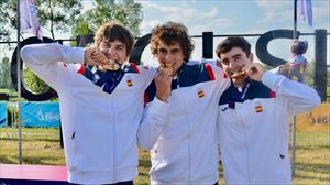 Pau Echanizek urrea irabazi du eslalon piraguismoko K1eko patruilen proban