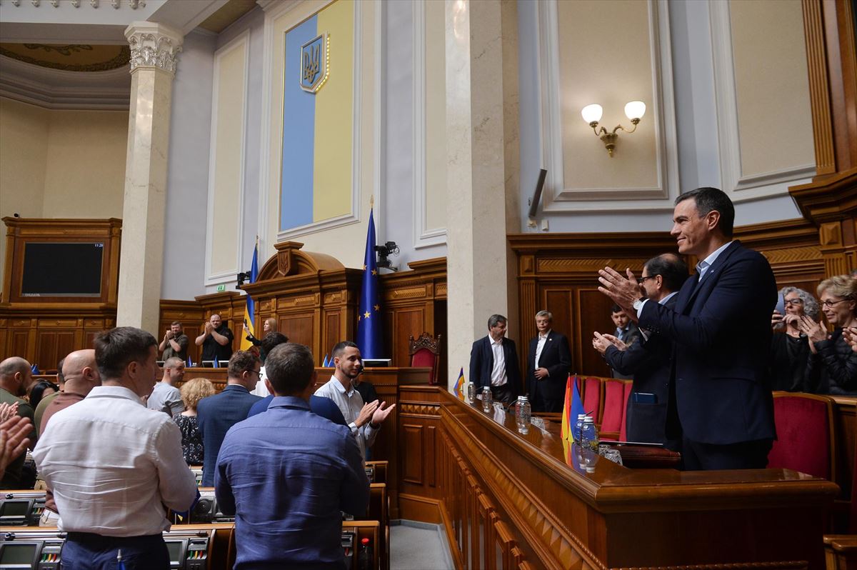 Pedro Sánchez, el presidente del Gobierno español, en el Parlamento de Ucrania. Foto: EFE