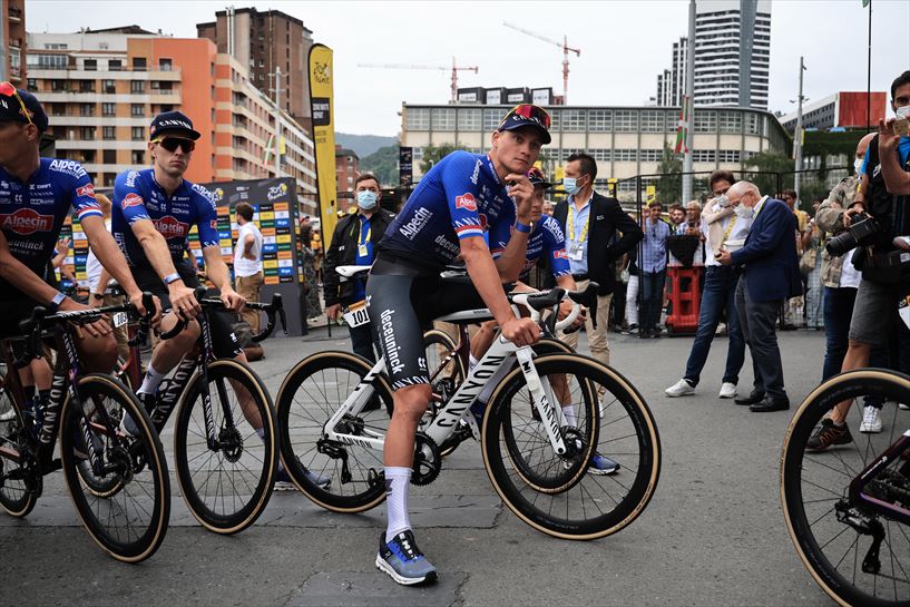 Mathieu Van Der Poel 1. etapan. Argazkia: EFE