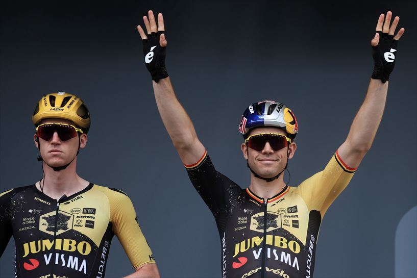  Nathan Van Hooydonck eta Wout Van Aert 1. etapan. Argazkia: EFE