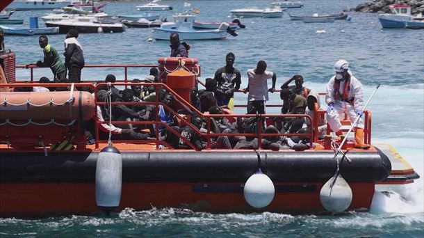 Imagen de archivo de migrantes rescatados en Canarias. Foto: EITB MEDIA