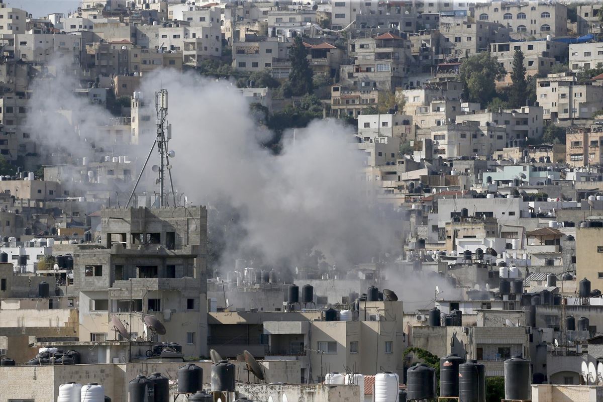 Bombardeo sobre Yenín, en Cisjordania. Foto: EFE