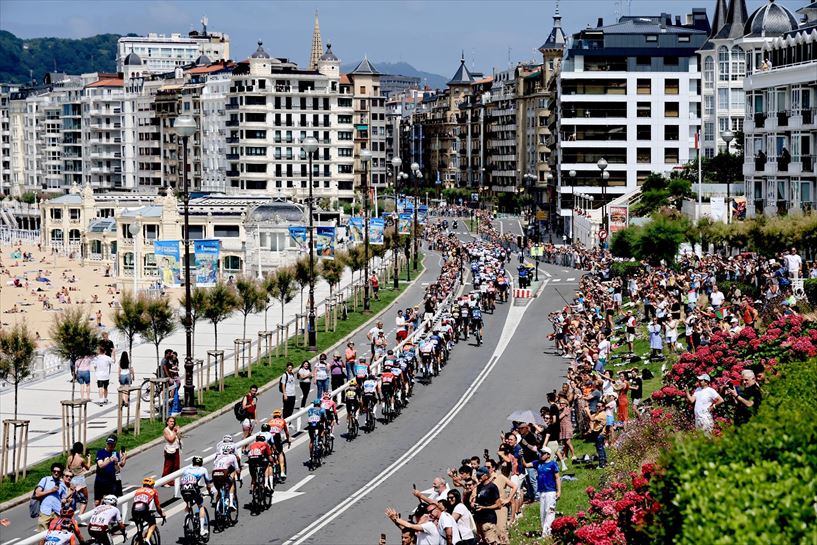 Tropela Donostian. Argazkia: EFE