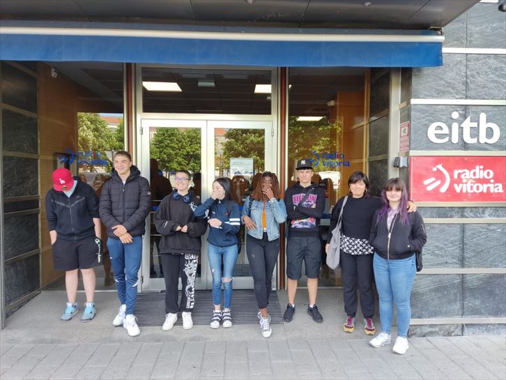 Fundación Adis, 8 de mayo