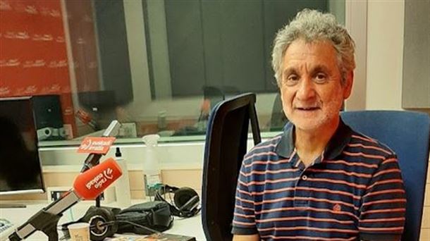 Joseba Martínez despliega sus juegos favoritos en nuestro estudio de radio