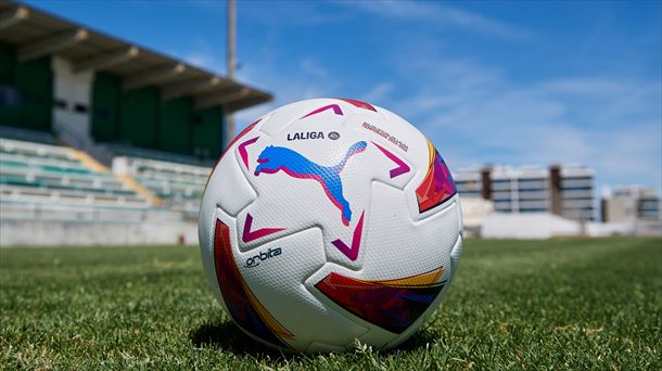 El balón con el que se disputará la Liga F. Foto: EFE