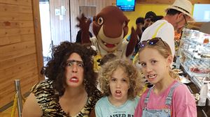 MIKEL ANTON eta KATTALIN