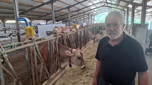 Paco Goenaga: "Duela 40 urte, jogurtak farmazietan saltzen zirenean, esnekiak egiten hasi ginen"