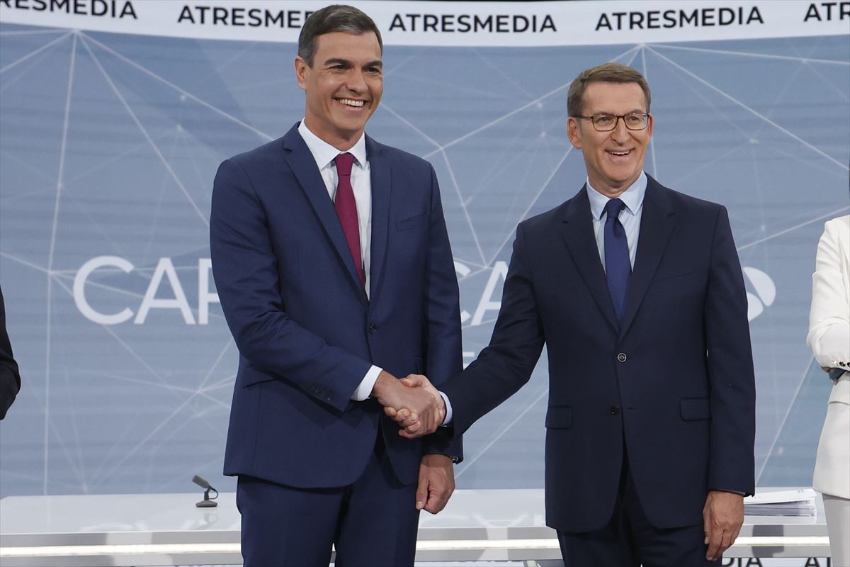 Pedro Sánchez y Alberto Nuñez Feijóo. Foto: EFE