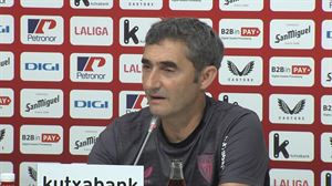 Valverdek ez du taldea itxitzat ematen, eta Athleticen asmoa Villalibre taldean geratzea dela aurreratu du