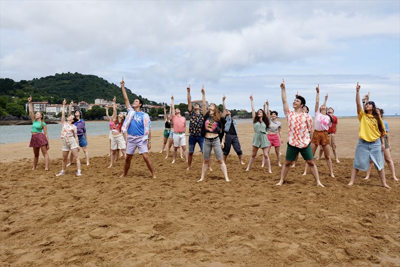 "Go!azen"eko aktoreak, dantzan