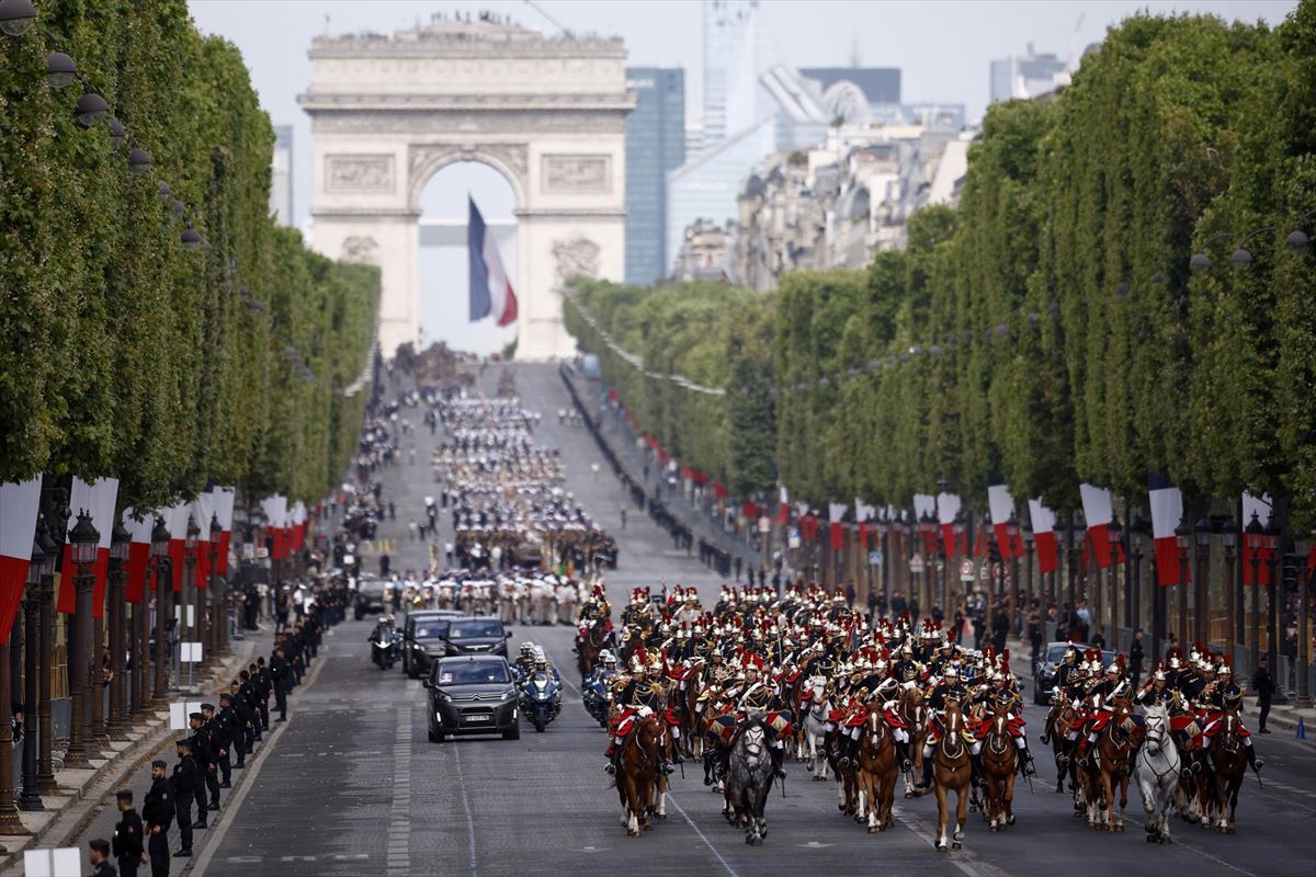 Desfile militar en París. Foto: EFE.