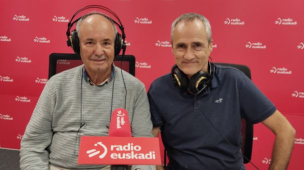 Santos Pérez y Roberto Moso en el estudio de Radio Euskadi. EITB Media.
