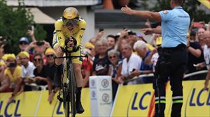 Vingegaard vuela en la crono y aventaja ya en casi 2 minutos a Pogacar en la general 