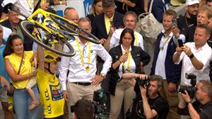 Vingegaard se corona en París con su segundo Tour de Francia