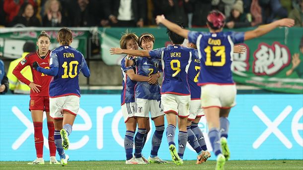 ls jugadoras de Japón celebrando uno de los goles del partido. Foto: EFE