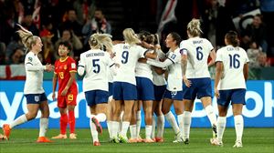 Inglaterra y Dinamarca avanzan desde el grupo D