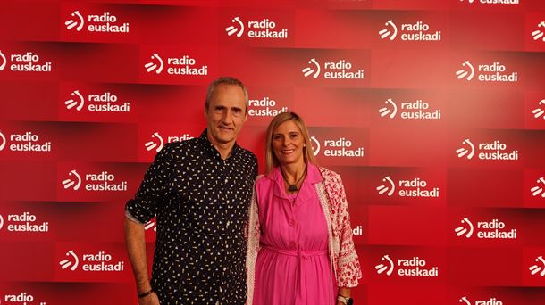 Roberto Moso y Eva Martín Orive en Radio Euskadi. EITB Media.