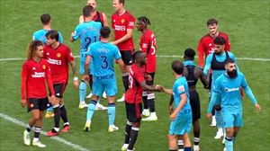 Athleticek 1-1 egin du 10 jokalarirekin Manchesterren aurka, denboraldiaurreko azken partidan