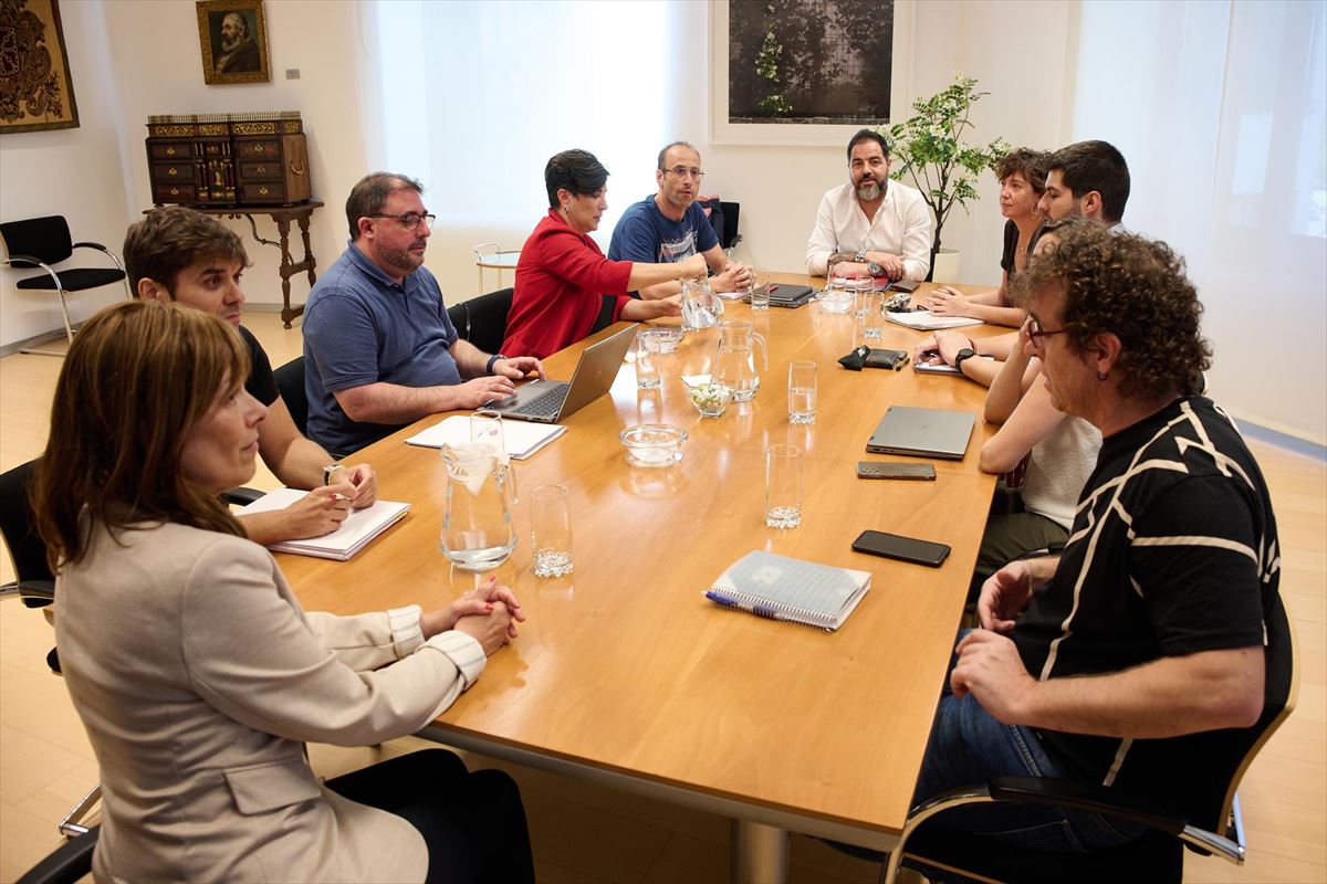 PSN, Geroa Bai y Contigo Navarra, reunidos esta tarde. Foto: EFE