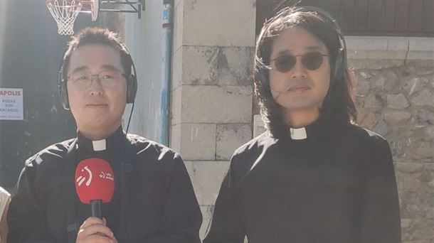 100 coreanos cristianos de misa y visita turística en Mundaka
