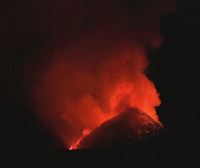 El volcán Etna entra de nuevo en erupción y obliga a cerrar el aeropuerto de Catania