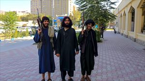 Bi urte talibanek boterea hartu zutenetik: eskubide gutxiago, pobrezia gehiago eta emakumeen aurkako zigorrak