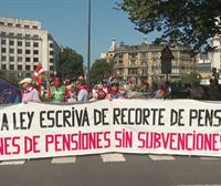 Miles de pensionistas se manifiestan en Bilbao para exigir una pensión mínima de 1080 euros