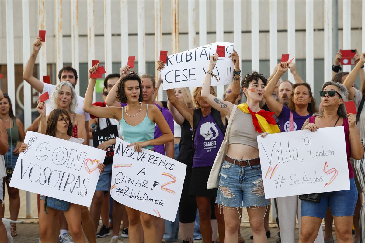 Manifestación feminista para pedir la destitución del presidente de la RFEF, Luis Rubiales. EFE