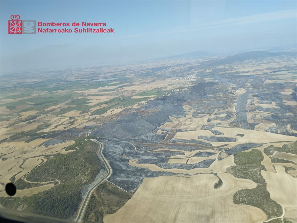 Imagen aérea del incendio de Artajona. Foto: Bomberos de Navarra. 