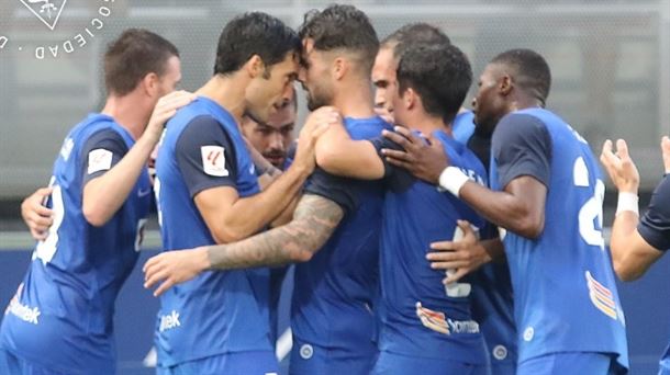 Jugadores del Amorebieta celebrando un gol. Foto: Amorebieta