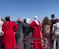 Lurrikararen ondorioz hildako senideak lurperatzen hasi dira marokoarrak