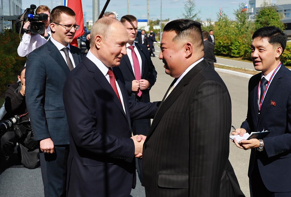 Vladimir Putin eta Kim Jong-un. Argazkia: EFE.