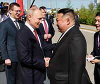 Putinek Kim Jong-un hartu du Vostochniko kosmodromoan bere bigarren gailurrerako