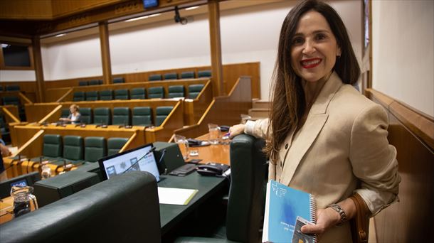 Una imagen de archivo de Bakartxo Tejeria en el Parlamento Vasco