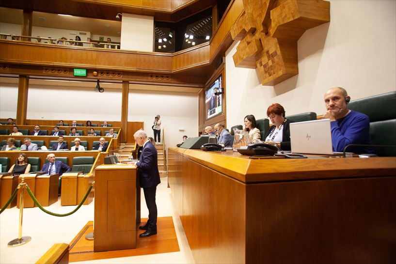 El lehendakari Iñigo Urkullu durante su intervención. Foto: Eusko Legebiltzarra