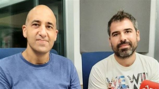 Ruben Méndez y Julio Casteñeda en los estudios de Radio Euskadi
