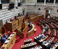 Grecia aprueba la ley que amplía a 6 días la semana laboral y liberaliza los horarios